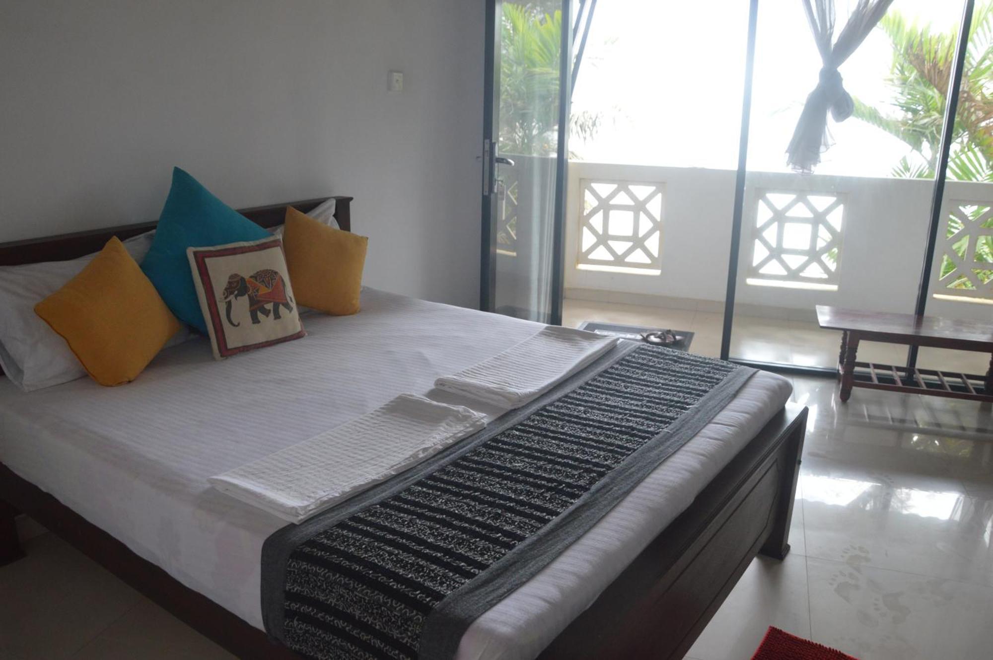 Готель Weligama Bay View Екстер'єр фото