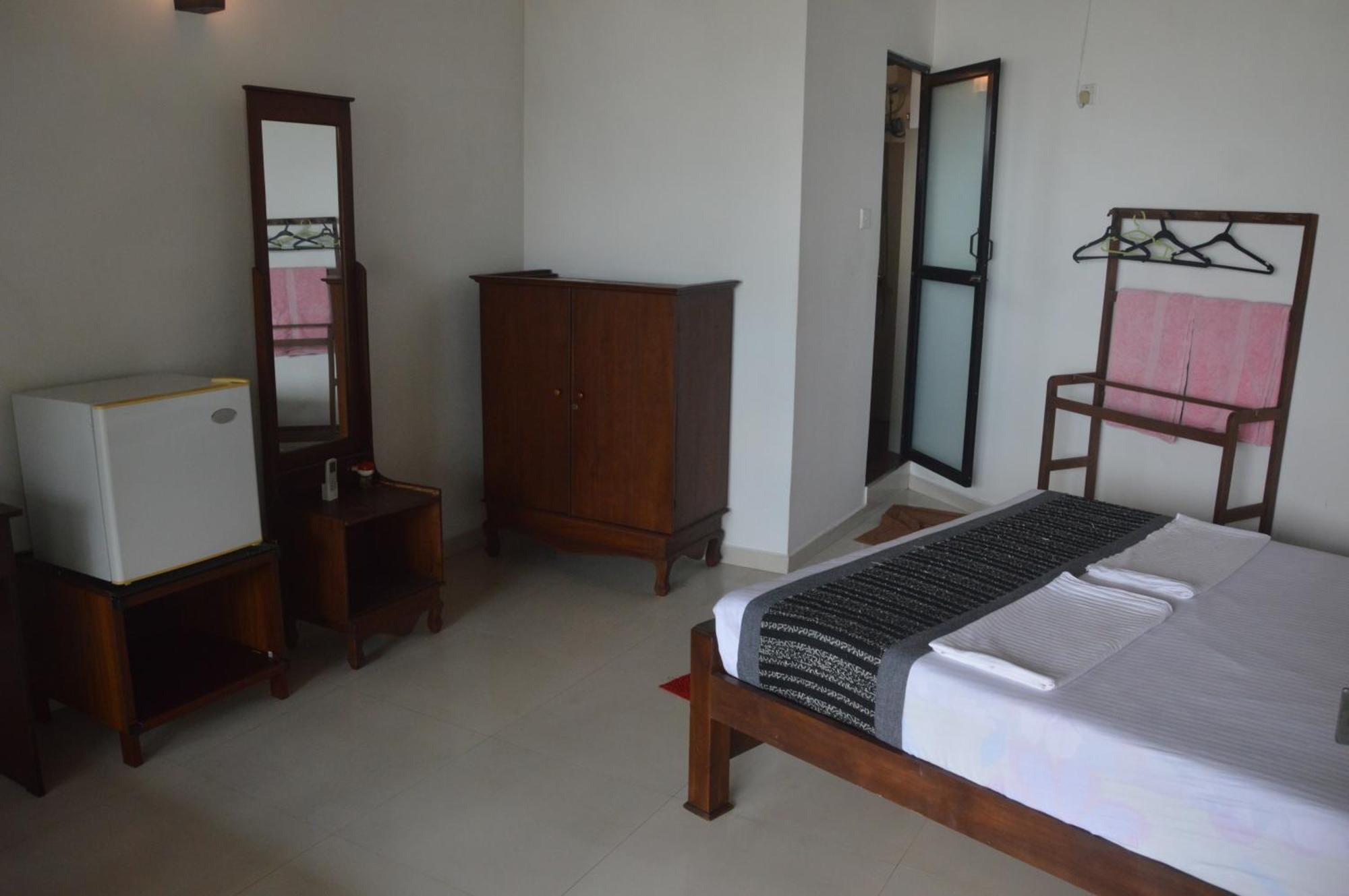 Готель Weligama Bay View Екстер'єр фото
