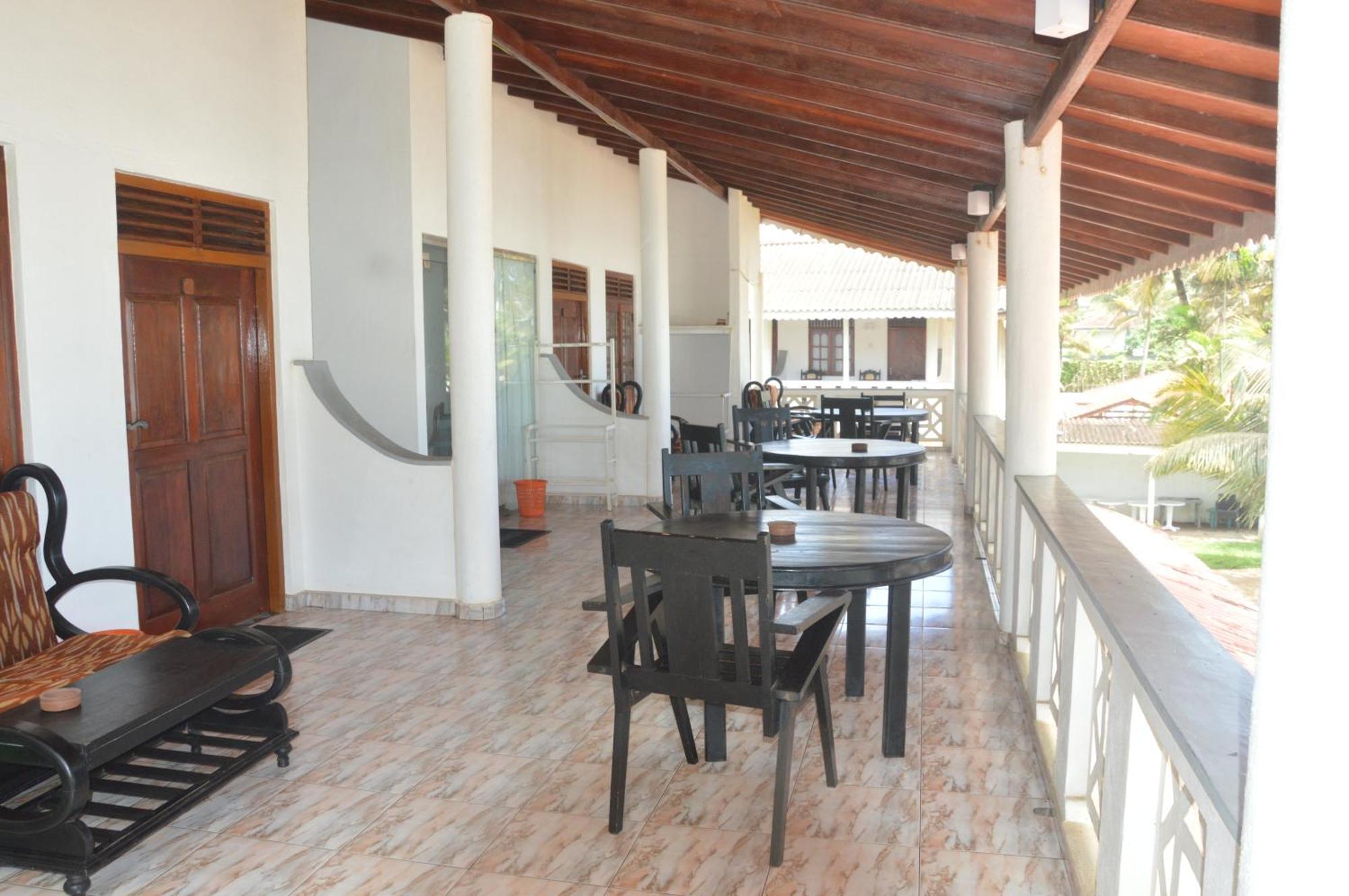 Готель Weligama Bay View Екстер'єр фото
