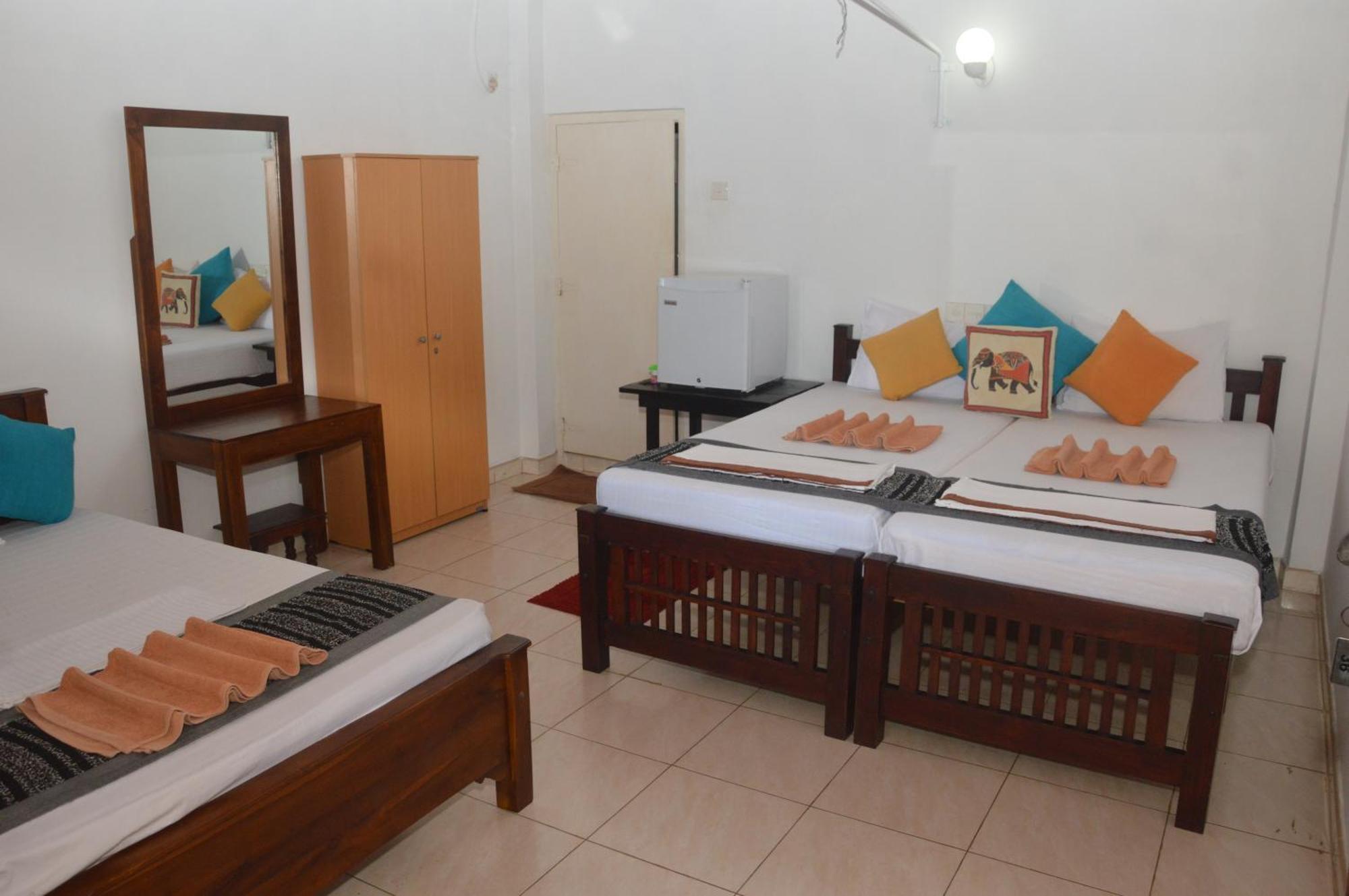 Готель Weligama Bay View Екстер'єр фото